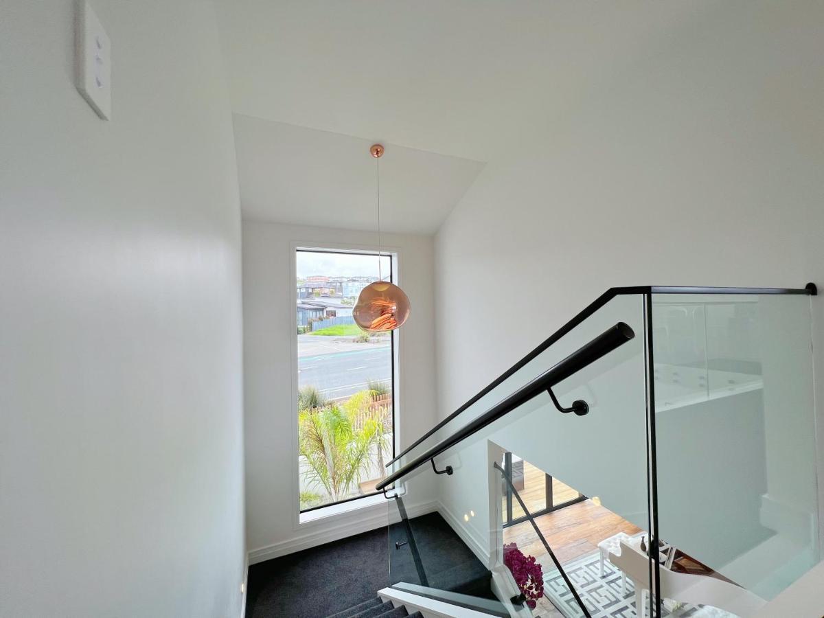 Elegant Beach House In Long Bay Villa โอ๊คแลนด์ ภายนอก รูปภาพ