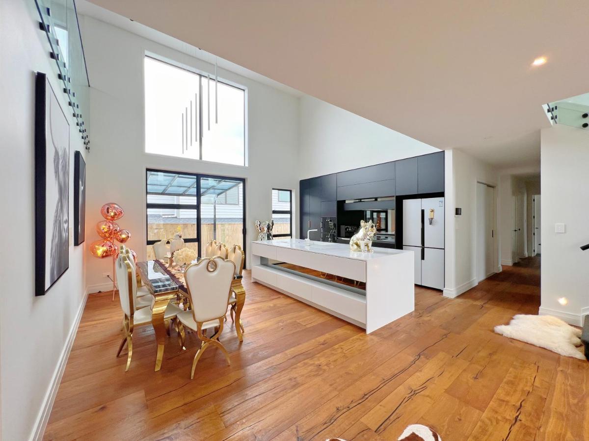 Elegant Beach House In Long Bay Villa โอ๊คแลนด์ ภายนอก รูปภาพ